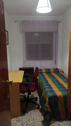 Foto 1 de Pis en lloguer a calle San Ambrosio de 3 habitacions amb mobles i balcó