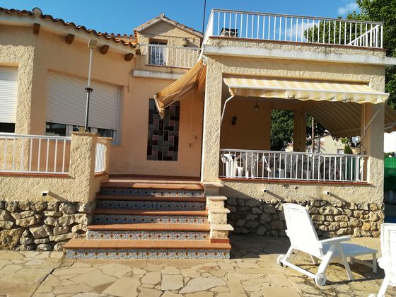 Foto 2 de Villa en venta en avenida Papa Luna de 4 habitaciones con terraza y piscina