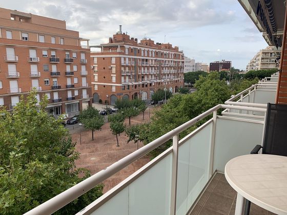 Foto 2 de Venta de apartamento en plaza Lluís Companys de 2 habitaciones con terraza y piscina