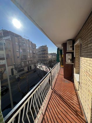 Foto 1 de Venta de piso en calle Josep Ricart de 3 habitaciones con balcón y aire acondicionado