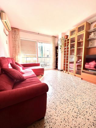 Foto 2 de Venta de piso en calle Josep Ricart de 3 habitaciones con balcón y aire acondicionado