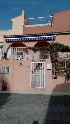 Foto 1 de Alquiler de casa adosada en parque El Poo de 2 habitaciones con terraza y garaje