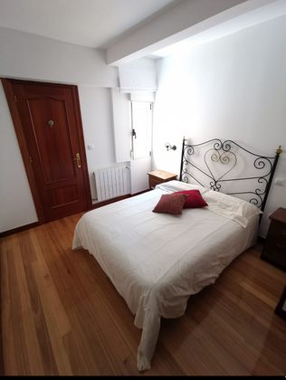 Foto 1 de Alquiler de piso en calle Menendez Pelayo de 3 habitaciones con muebles y calefacción
