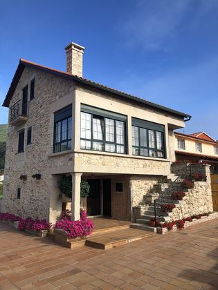 Foto 1 de Casa en venda a barrio Camiño Do Outeiro de 5 habitacions amb terrassa i piscina