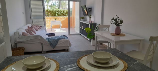 Foto 2 de Apartament en venda a calle Aguadulce de 2 habitacions amb terrassa i piscina