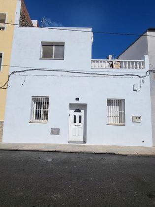 Foto 1 de Casa en venta en calle Amalia de 6 habitaciones con terraza y aire acondicionado