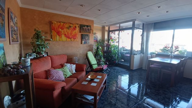 Foto 1 de Piso en venta en calle Josep Sangenís de 3 habitaciones con terraza y aire acondicionado