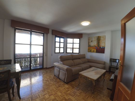 Foto 1 de Venta de piso en calle Carmen de 2 habitaciones con terraza y garaje