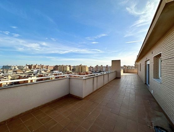 Foto 2 de Àtic en venda a avenida Reino de España de 2 habitacions amb terrassa i piscina