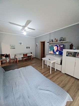 Foto 2 de Venta de piso en calle Llobregat de 4 habitaciones con terraza y aire acondicionado