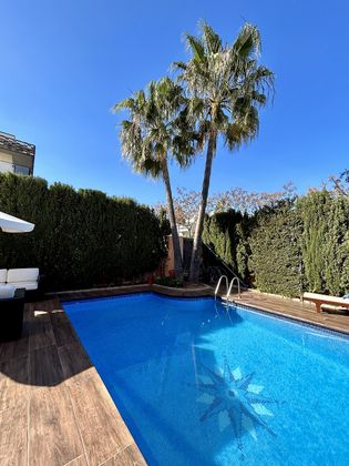 Foto 2 de Casa adossada en venda a calle Campanitx de 5 habitacions amb terrassa i piscina