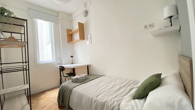 Foto 1 de Compartir pis a calle Asturias de 7 habitacions amb mobles i calefacció