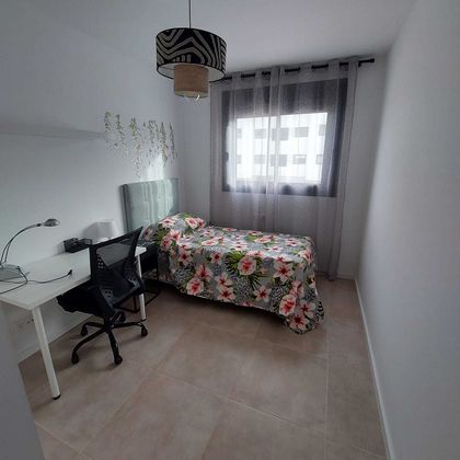 Foto 1 de Compartir piso en avenida Octavio Paz de 3 habitaciones con terraza y piscina