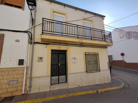 Foto 2 de Casa en venta en calle Reyes Católicos de 6 habitaciones con terraza y muebles