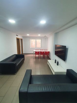 Foto 2 de Compartir piso en avenida Alcoy de 4 habitaciones con muebles y aire acondicionado