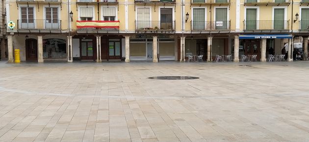 Foto 2 de Local en lloguer a plaza Mayor amb aire acondicionat