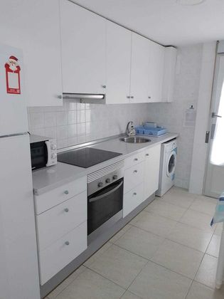 Foto 2 de Apartament en lloguer a calle Illes Canaries de 2 habitacions amb terrassa i piscina