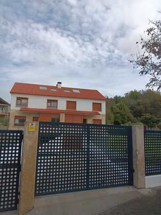 Foto 1 de Venta de chalet en urbanización Salgueiro Do Matoo Casal de 5 habitaciones con terraza y garaje