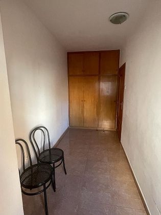 Foto 2 de Pis en venda a calle De la Jota de 3 habitacions amb mobles i balcó