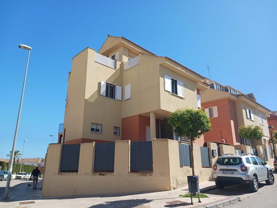Foto 1 de Venta de chalet en calle Carmen Frias Saez de 5 habitaciones con terraza y garaje