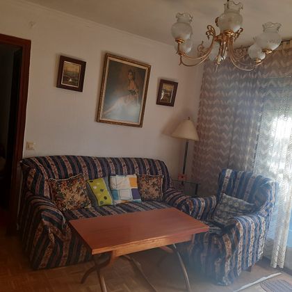 Foto 2 de Pis en venda a calle Lago Erie de 4 habitacions amb terrassa i mobles