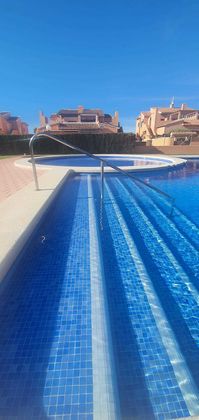 Foto 2 de Venta de apartamento en calle Fuerteventura de 2 habitaciones con piscina y garaje