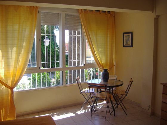 Foto 2 de Venta de estudio en plaza Pedro Antonio de Alarcon con jardín y aire acondicionado
