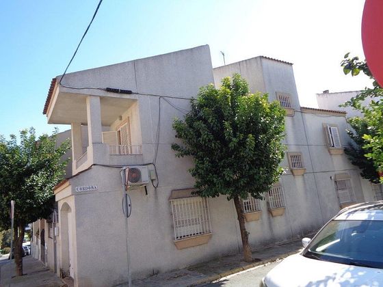 Foto 2 de Casa adossada en venda a avenida Andalucía de 5 habitacions amb terrassa i balcó