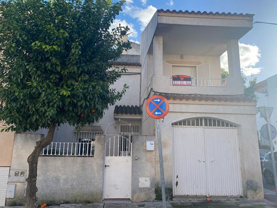 Foto 1 de Casa adosada en venta en avenida Andalucía de 5 habitaciones con terraza y balcón