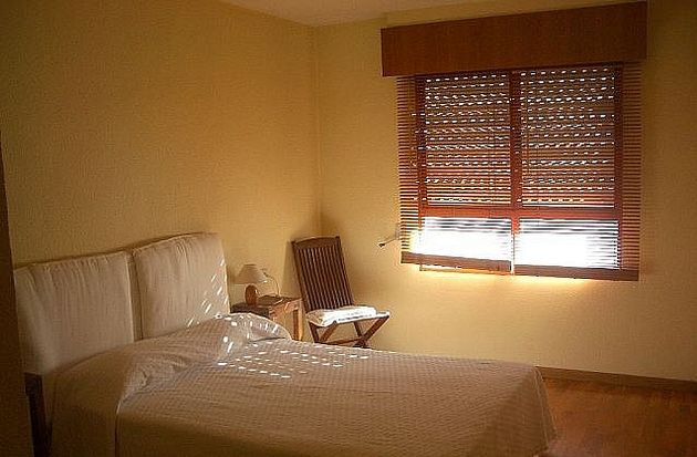 Foto 1 de Pis en lloguer a calle Las Torres de 2 habitacions amb mobles i balcó