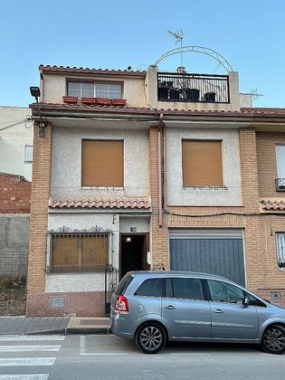 Foto 1 de Casa adosada en venta en calle Calderon de la Barca de 5 habitaciones con terraza y garaje