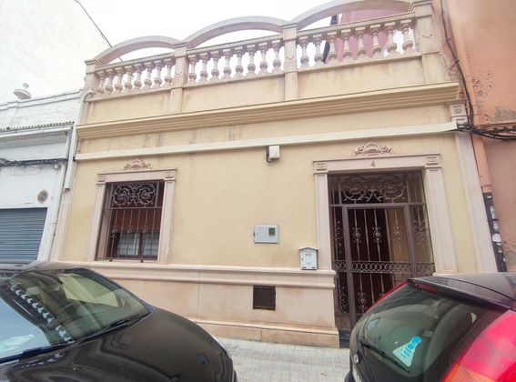 Foto 1 de Casa en venda a calle Rosales de 5 habitacions amb garatge i mobles