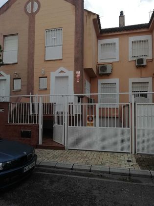 Foto 1 de Venta de casa adosada en calle Fedra de 4 habitaciones con terraza y garaje