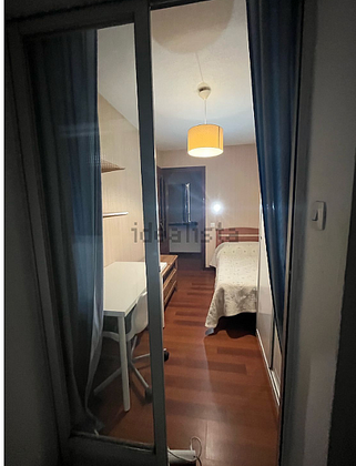 Foto 2 de Compartir pis a avenida Complutense de 4 habitacions amb mobles i balcó