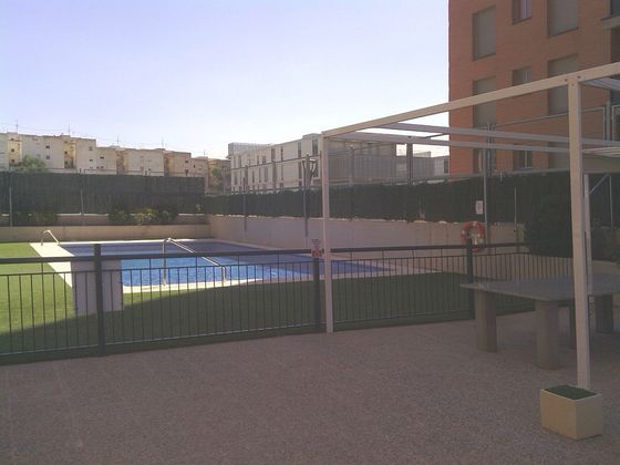 Foto 1 de Piso en venta en calle Médico Antonio Pelegrín Medina de 4 habitaciones con piscina y garaje