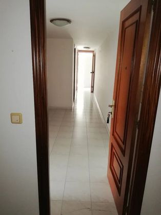 Foto 2 de Oficina en venda a calle Rúa Dos Muiños de 2 habitacions amb jardí i ascensor