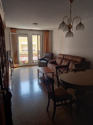 Foto 1 de Piso en venta en calle Barcelona de 3 habitaciones con terraza y muebles