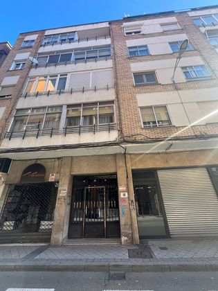 Foto 1 de Venta de piso en calle Fray Luis de León de 4 habitaciones con garaje y balcón