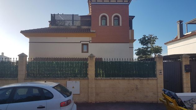 Foto 1 de Xalet en venda a calle Serrezuela de 5 habitacions amb terrassa i piscina