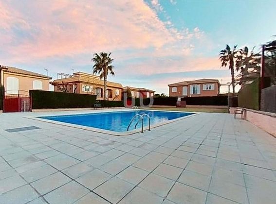 Foto 2 de Apartament en venda a calle Mercé Rodoreda de 2 habitacions amb terrassa i piscina