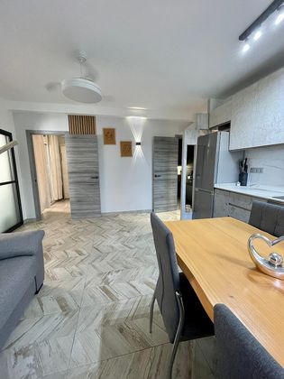 Foto 1 de Apartament en venda a calle De Les Neus de 2 habitacions amb garatge i mobles