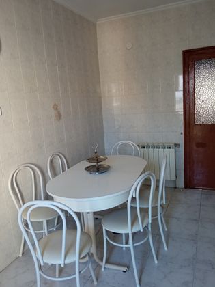 Foto 1 de Venta de piso en calle Leandro Azcarate de 3 habitaciones con muebles y balcón
