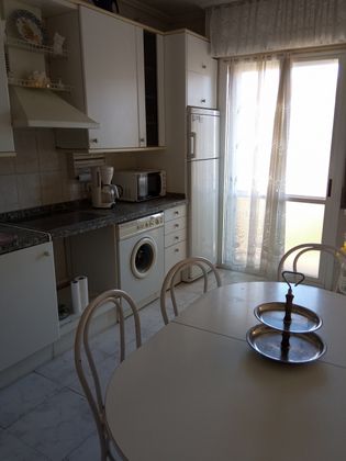 Foto 2 de Venta de piso en calle Leandro Azcarate de 3 habitaciones con muebles y balcón