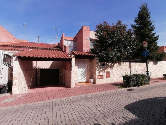 Foto 2 de Xalet en venda a calle Murcia de 4 habitacions amb terrassa i piscina