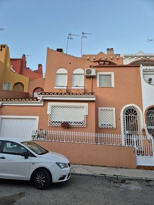 Foto 1 de Casa adossada en venda a calle Montilla de 4 habitacions amb terrassa i garatge