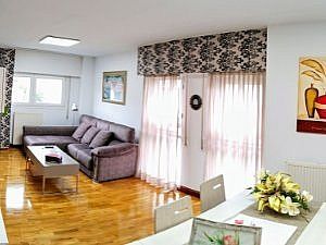 Foto 1 de Venta de piso en calle Concejo de Azpa de 4 habitaciones con garaje y muebles