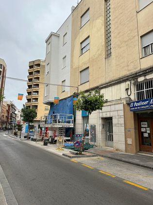 Foto 1 de Apartament en venda a calle Joan Ramon Jimenez de 3 habitacions amb terrassa i mobles