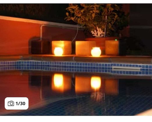 Foto 1 de Casa adossada en venda a calle Septiembre de Mil Novecientos Treinta y Seis de 3 habitacions amb piscina i garatge