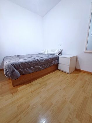 Foto 1 de Compartir piso en calle Pradillo de 2 habitaciones con muebles y ascensor