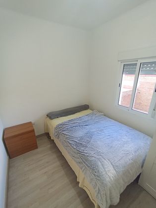 Foto 1 de Compartir piso en calle San Carles de 3 habitaciones con muebles y calefacción
